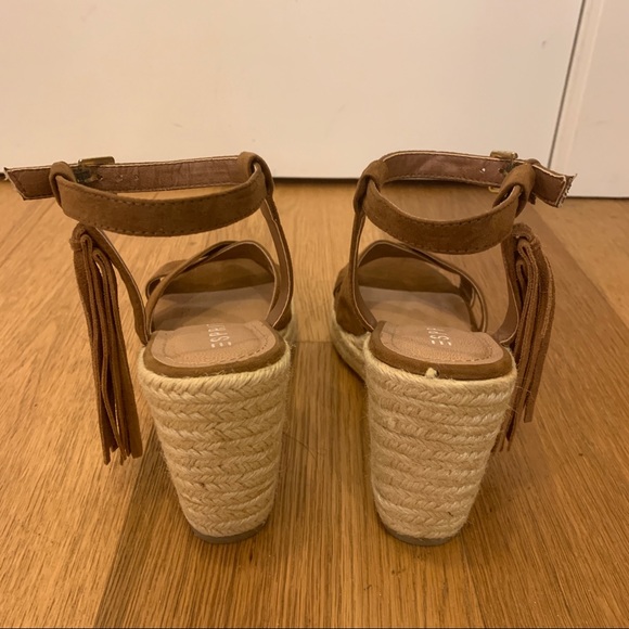 Heeled Sandals - Picture 3 of 5